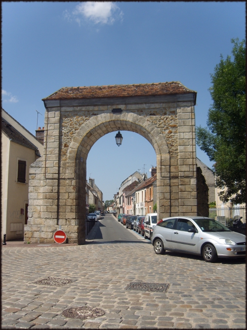 Fontenay-Trésigny Porte d'en bas et rue Bertaux